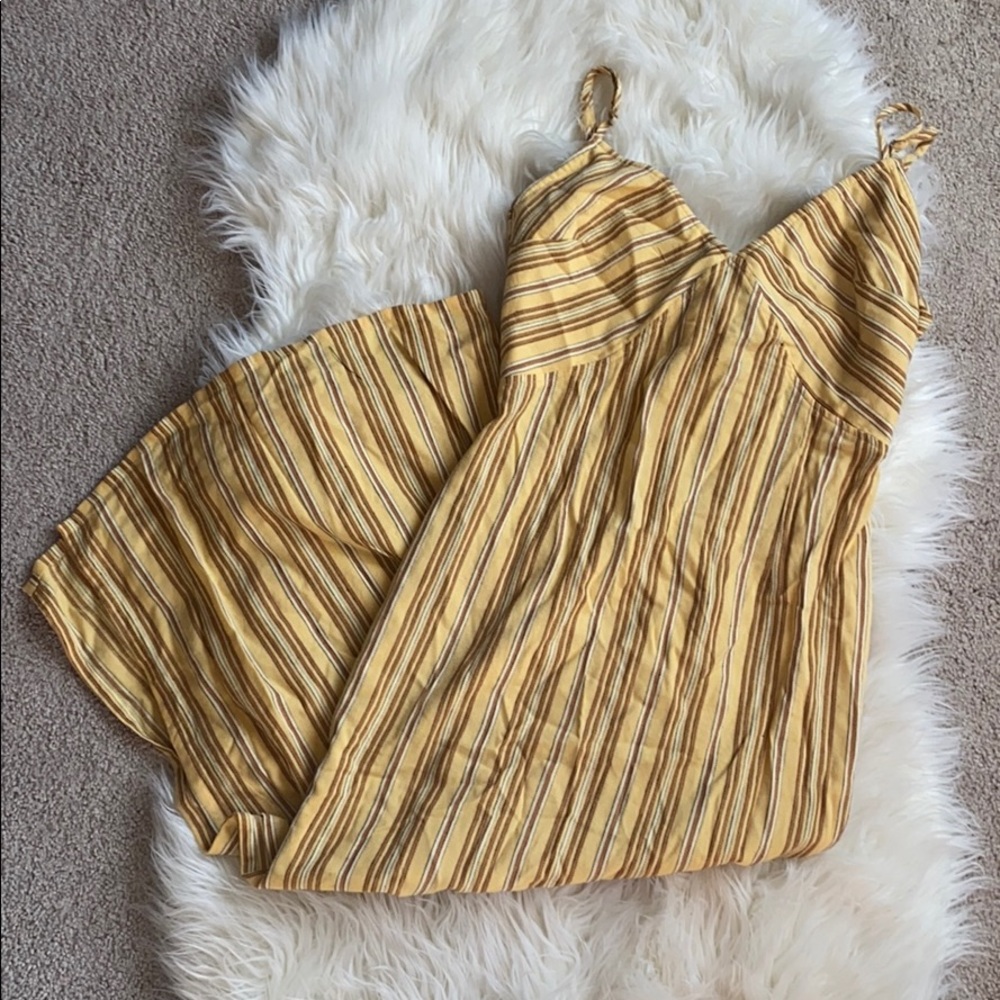 Lulu’s yellow dress